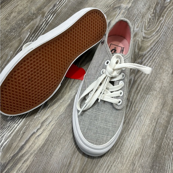 Vans Gray Women's Sneakers New with tags! Size 6 - Picture 6 of 7